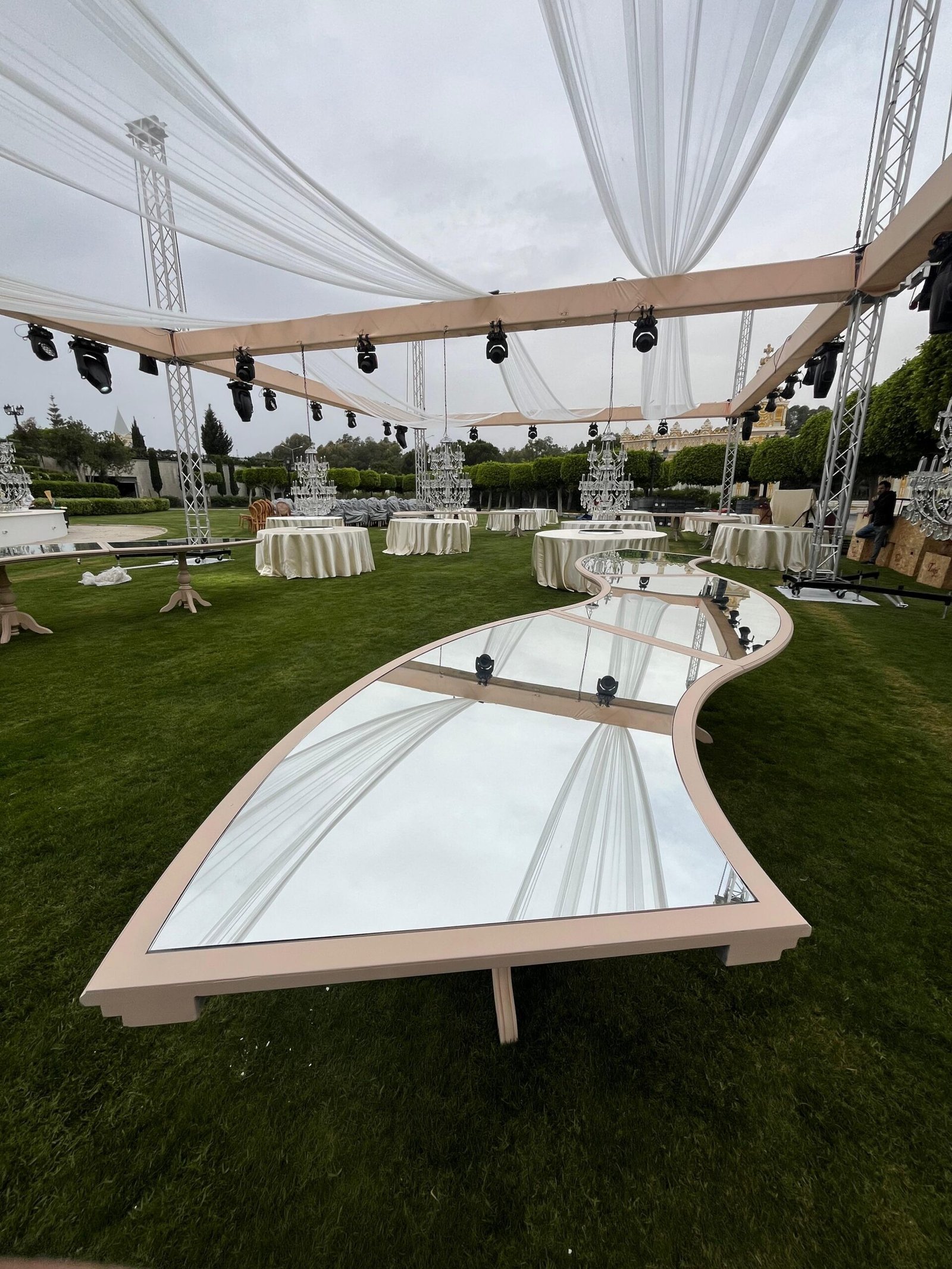 Aynalı S Masa - Görsel 3